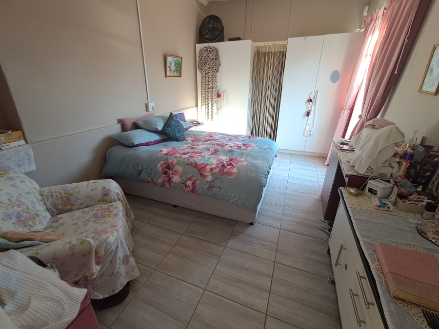 4 Bedroom Property for Sale in Van Riebeeck Hoogte Eastern Cape